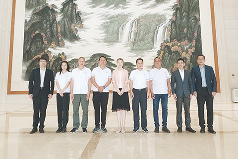 ◎ 澳門戶外休閒體總日前向中聯辦介紹回歸杯釣魚大賽。