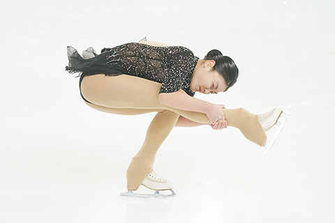 ◎ 黑龍江省花樣滑冰錦標賽在黑龍江省冰上訓練中心開賽。圖為青年組女子單人滑短節目比賽現場。(中新社發 趙宇航 攝)