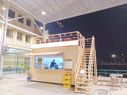 大鐵棚下的食檔