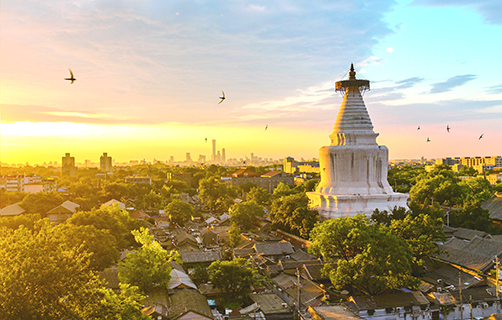 航拍取景地玉龍雪山的白塔寺