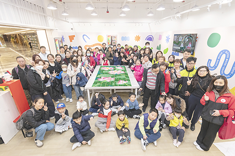 ◎ 澳娛綜合藉製作蓮花主題工作坊與眾同賀雙慶。