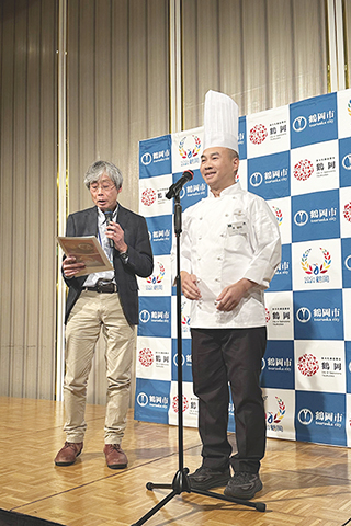 ◎ 澳娛綜合旗下「上葡京咖啡室」的梁健明主廚獲選為澳門唯一代表,參與「鶴岡聯合國教科文組織創意城市美食之都十周年慶典」。