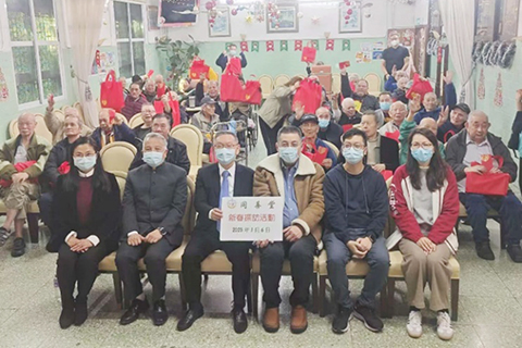 ◎ 同善堂值理訪伯大尼安老院送新春禮包。