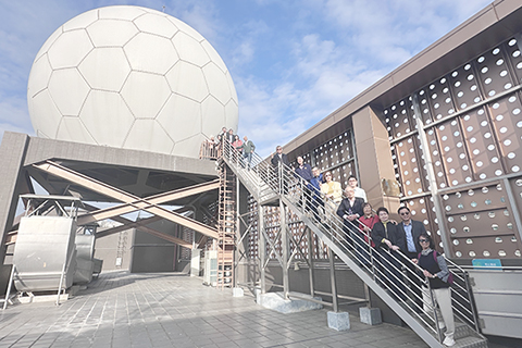 ◎ 仁協之友參觀科技大學。