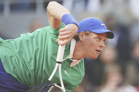 ◎ 辛納在法網打入次圈。(美聯社)