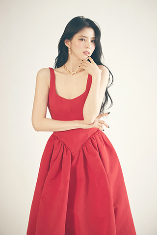 ◎ 曾因出演韓劇《夫妻的世界》中呂多景一角而聲名大噪的藝人韓韶禧,宣佈將於八月二日在台北舉辦演藝生涯裡首度粉絲見面會。(香港中通社圖片)