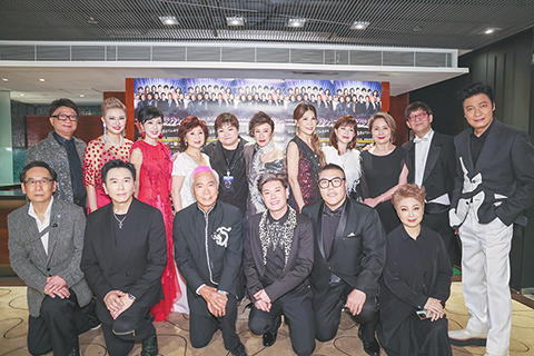 ◎ 歌手和盧國沾女兒盧葦蓁大合照。