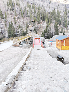 景區內的祈福屋及橋