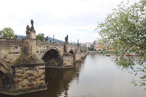 查理四世大橋外觀