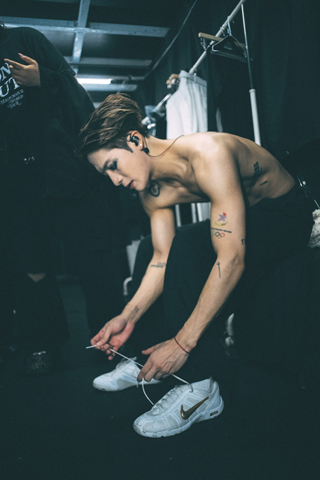 ◎ 王嘉爾世界巡唱馬不停蹄。