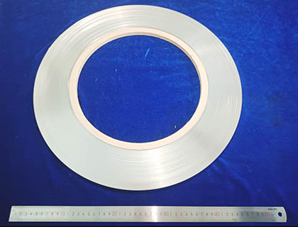 中國科學院金屬研究所製備的千米級基帶。(中國科學院金屬研究所 供圖)