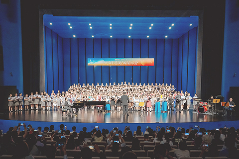 ◎ 三地合唱團獻唱《真的愛你組曲》。