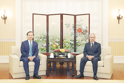 ◎ 行政長官岑浩輝與北京市市長殷勇面會。