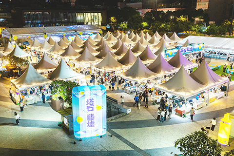 ◎ 秋季塔石藝墟昨日開幕。