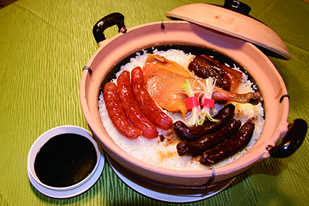 ◎ 臘味煲仔飯。