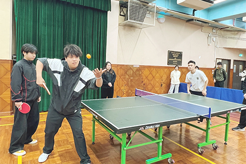 ◎ 新華夜中校內乒賽,各班踴躍參與。