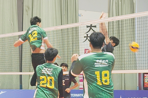 ◎ 男少排副攻保羅(上)為戰勝卡塔爾隊貢獻良多。