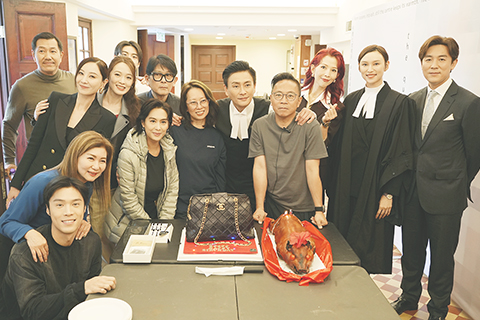 ◎ 黃宗澤片場慶生許願「天下無災」。