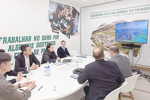 ◎ 參訪團在葡拜訪士砵亭球會。