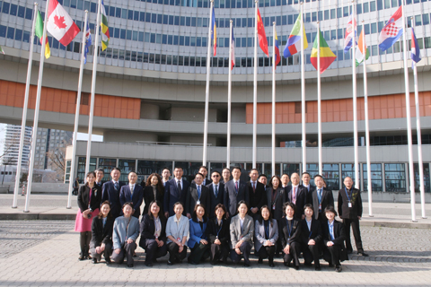 ◎ 港澳特區代表隨中國代表團參與會議。