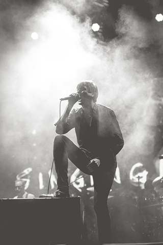 ◎ 主音Brett Anderson獻上好歌。