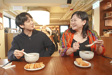 ◎ Agnes 帶 Arthur 品味正宗馬拉肉骨茶。