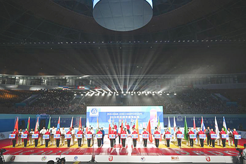 ◎ 四月十六日,二0二六年亞洲柔道錦標賽開幕式在內蒙古鄂爾多斯市舉行。(新華社記者 貝赫 攝)