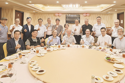 ◎ 曾到北京參與採訪中葡關於澳門問題談判四十周年的記者與嘉賓共聚一堂。