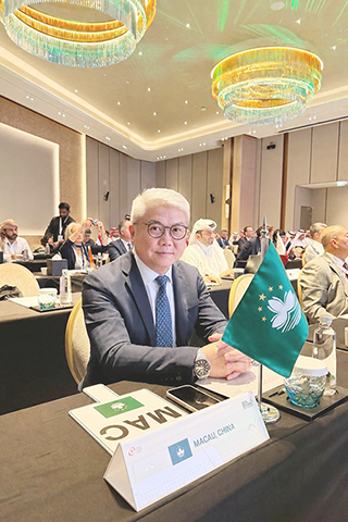◎ 潘永權副主席在沙特參加團長會議。