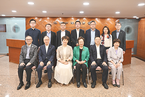 ◎ 南京市政協主席張寶娟訪澳門中華總商會。