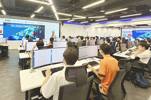 ◎ 港澳兩地的學生同場競技。
