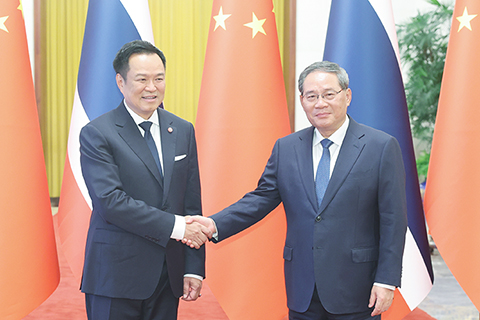 ◎ 七月二十日上午,中國國務院總理李強在北京人民大會堂同來華進行正式訪問的泰國總理阿努廷舉行會談。(中新社記者蔣啟明 攝)