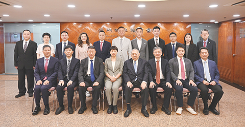 ◎ 海南省委常委、海南海外聯誼會會長尹麗波訪中總。