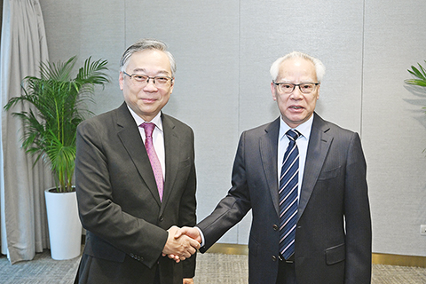 ◎ 行政長官岑浩輝與新加坡副總理兼貿工部長(貿易)顏金勇會面。