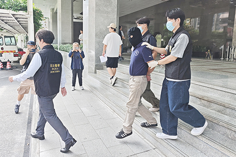 ◎ 一名內地男子涉盜竊他人信用卡消費被拘查。