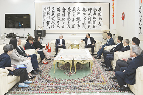 ◎ 行政長官岑浩輝與中國駐馬來西亞大使歐陽玉靖會面。