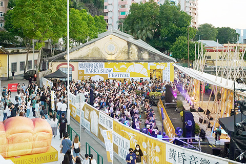 ◎ 攤位大排人龍爭相消費常見。