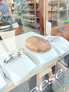 路過烘焙麵包店
