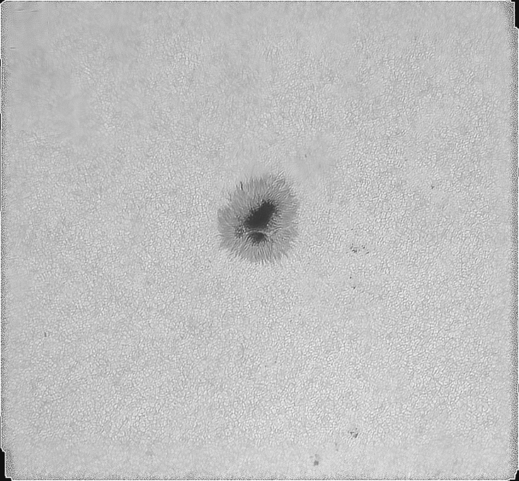 ◎ 高清的太陽黑子和米粒組影像。