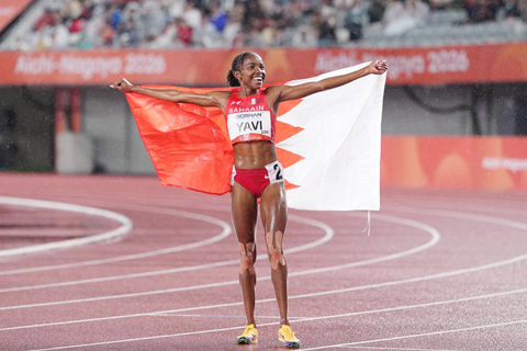 ◎ 九月二十八日,巴林選手亞維在比賽後。亞運會田徑項目女子五千米決賽中,巴林選手亞維奪冠。(新華社發呂小煒 攝)